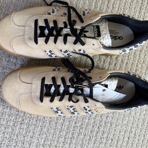 NWT Gazelle Adidas Sneakers